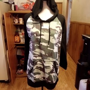 Women camo hoodie